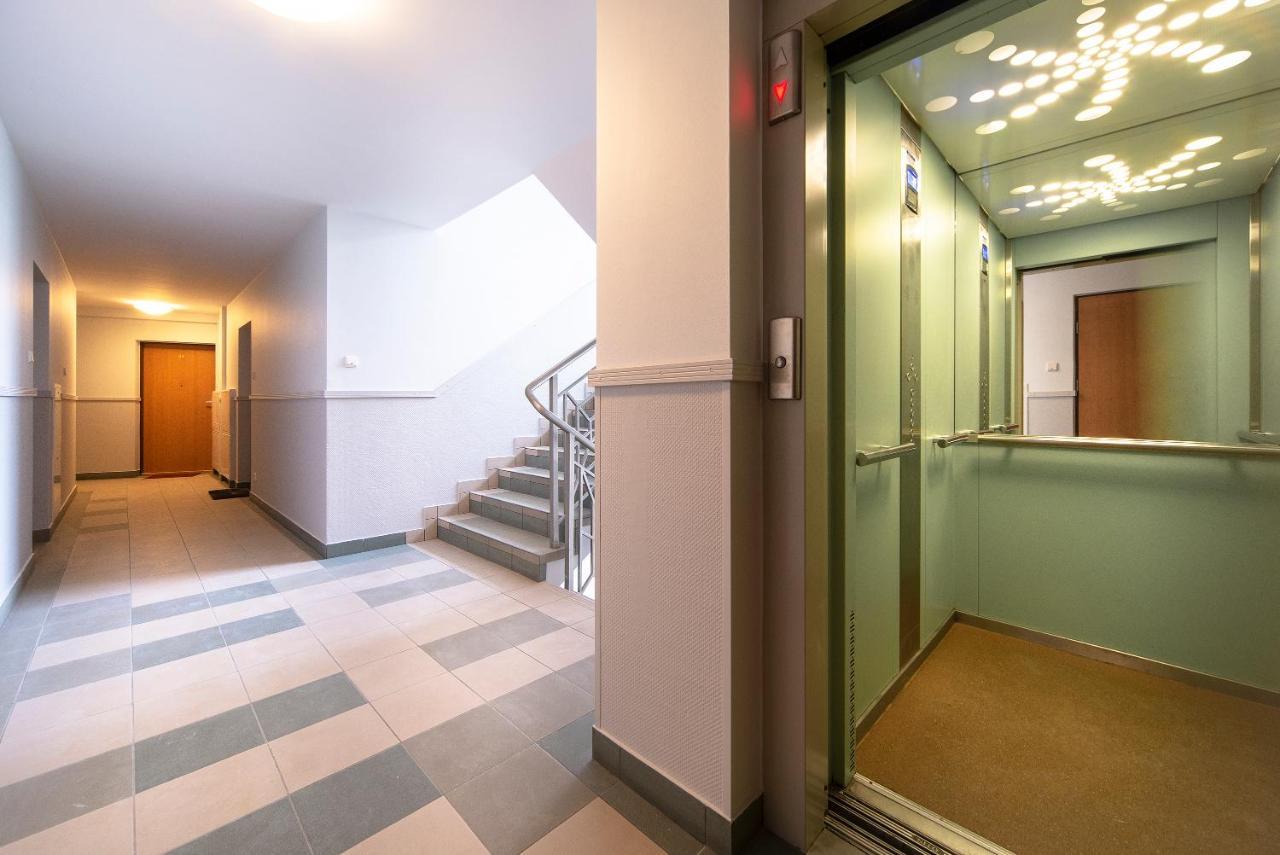Beautiful 600 M To The By Renters Apartment